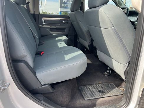 Used 2018 RAM 1500 Classic SLT image 16