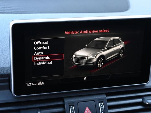 Used 2018 Audi Q5 Prestige w/ Prestige Package image 34