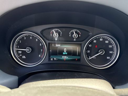Used 2019 Buick Enclave Essence FWD image 17