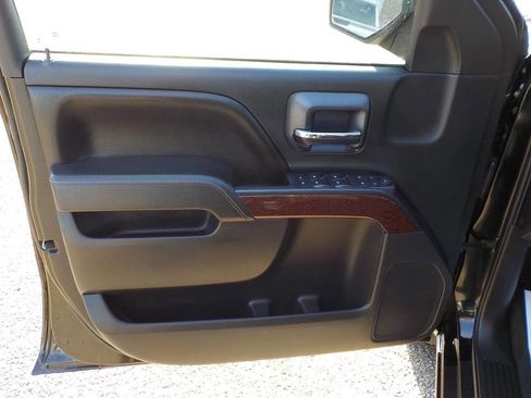 Used 2016 GMC Sierra 1500 SLE w/ Suspension Package, Off-Road image 15