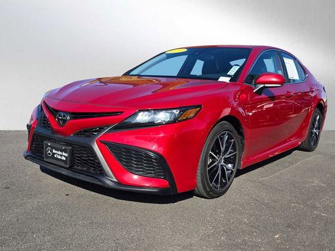 Used 2024 Toyota Camry SE image 7