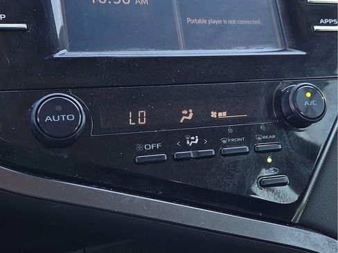 Used 2019 Toyota Camry SE image 14