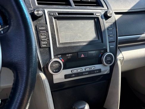 Used 2012 Toyota Camry XLE w/ Leather Pkg FWD image 10