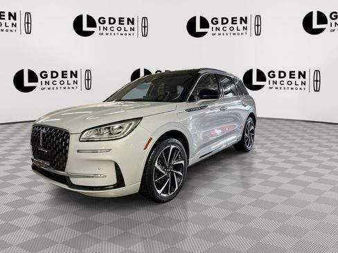 Used 2025 Lincoln Corsair Grand Touring w/ Equipment Group 301A image 4