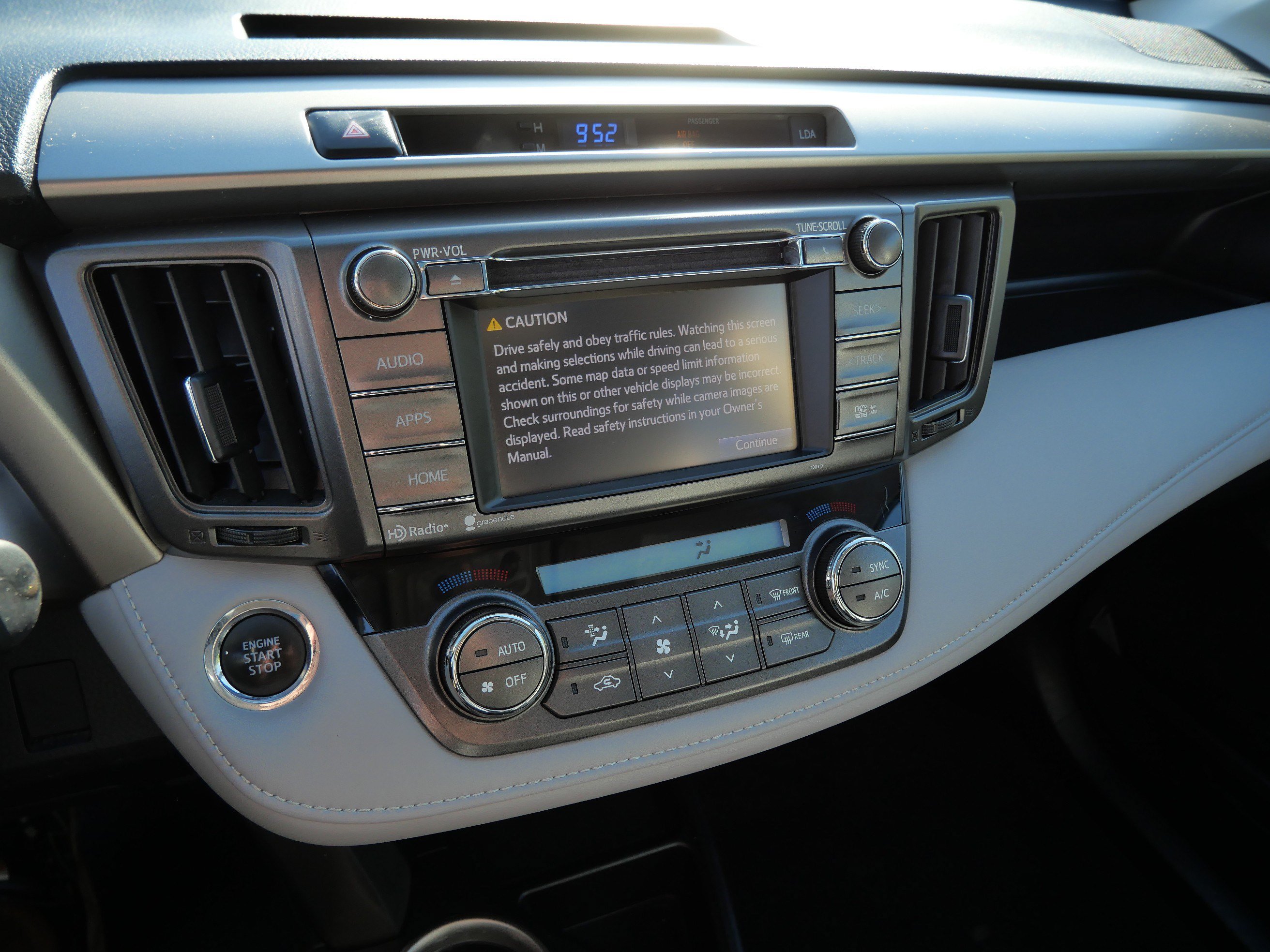 Used 2014 Toyota RAV4 Limited w/ Technology Package AWD/4WD image 22