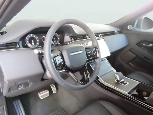 Certified 2026 Land Rover Range Rover Evoque Dynamic SE AWD/4WD image 18