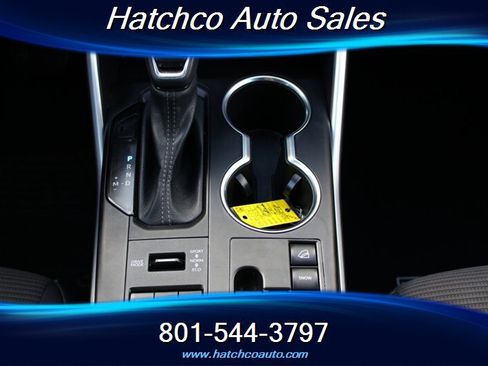 Used 2023 Toyota Highlander LE AWD/4WD image 25