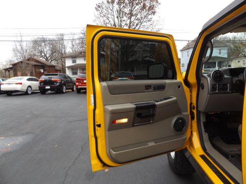 Used 2003 HUMMER H2 image 18