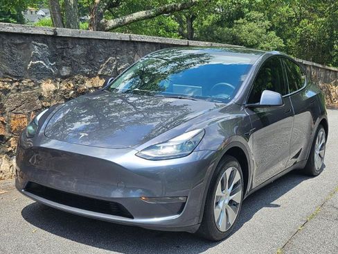 Used 2023 Tesla Model Y Long Range AWD/4WD image 14