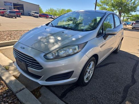 Used 2018 Ford Fiesta SE FWD image 3