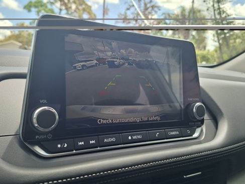 Certified 2025 Nissan Rogue SV FWD image 13