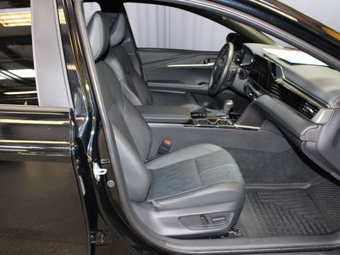 Used 2025 Toyota Camry XSE FWD image 38