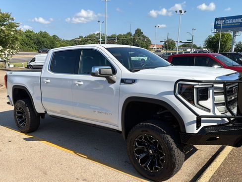 Used 2024 GMC Sierra 1500 SLE w/ Preferred Package AWD/4WD image 2