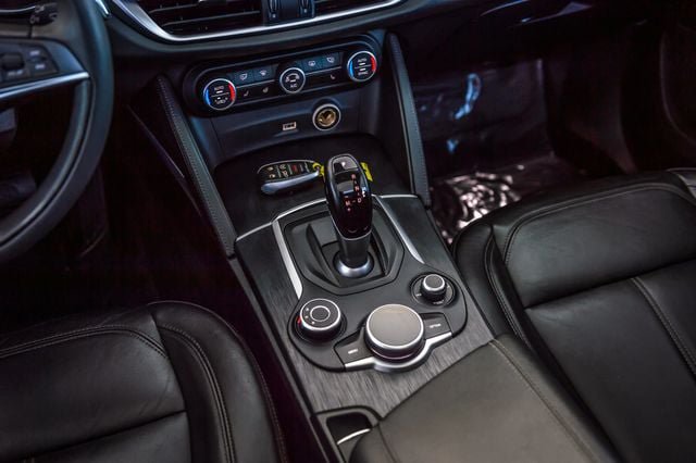 Used 2019 Alfa Romeo Stelvio AWD w/ Nero Edizione image 29