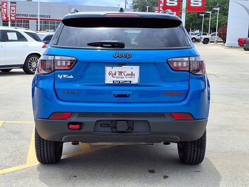 Used 2025 Jeep Compass Trailhawk w/ Trailer Tow Group AWD/4WD image 6