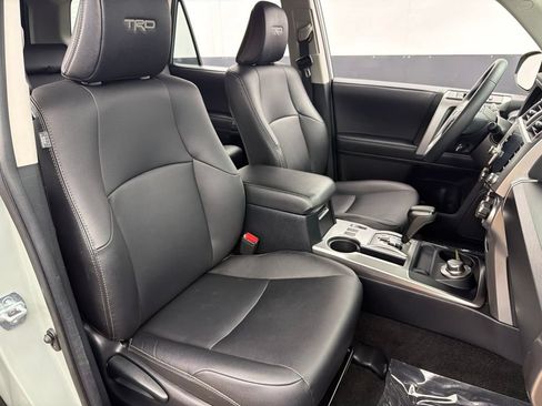 Used 2022 Toyota 4Runner TRD Sport AWD/4WD image 28