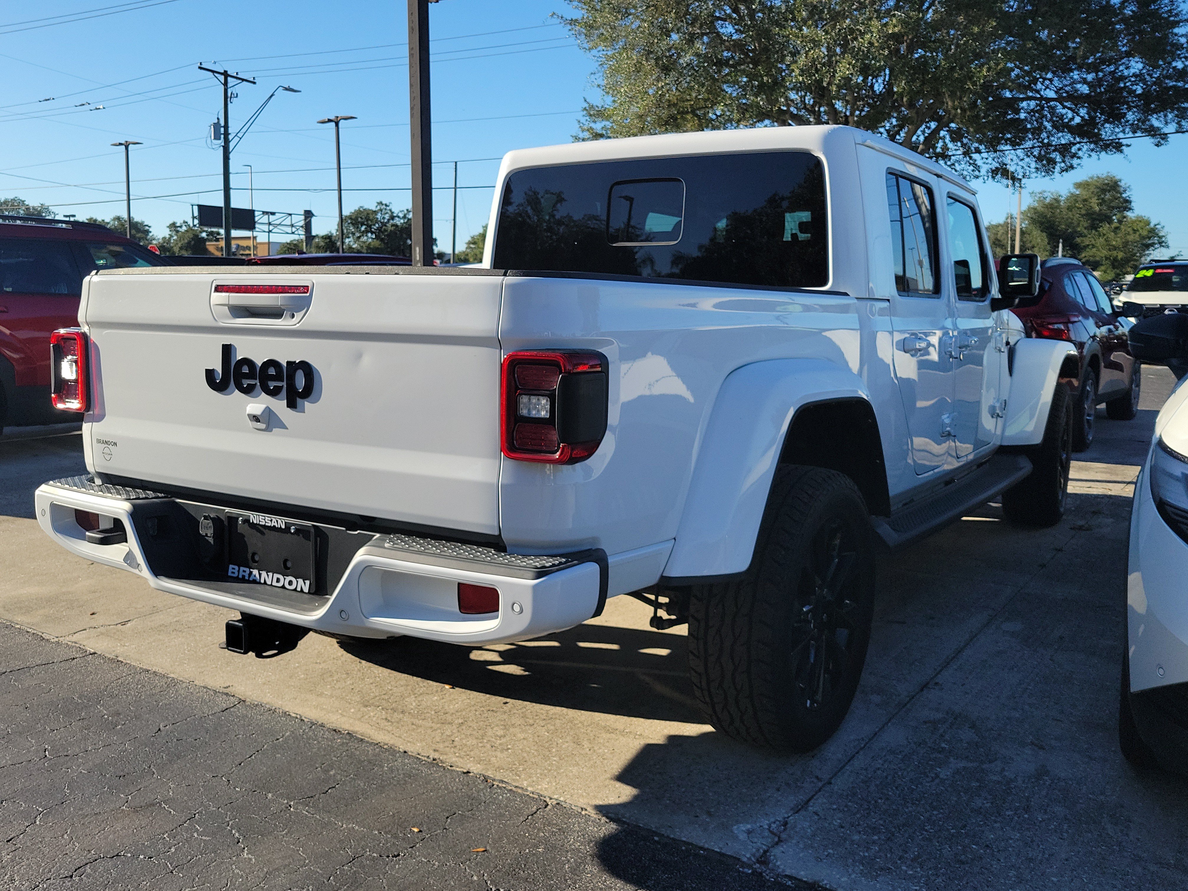 Used 2021 Jeep Gladiator Overland AWD/4WD image 8