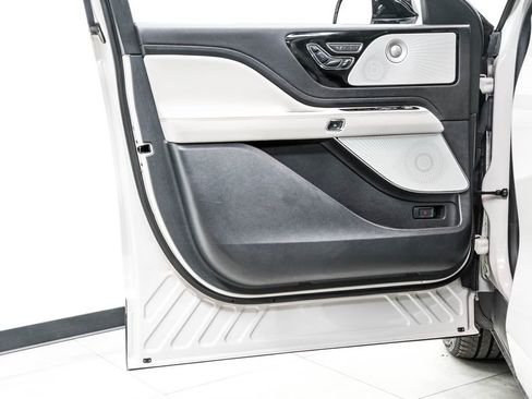 Used 2025 Lincoln Aviator Reserve w/ Equipment Group 201A image 43