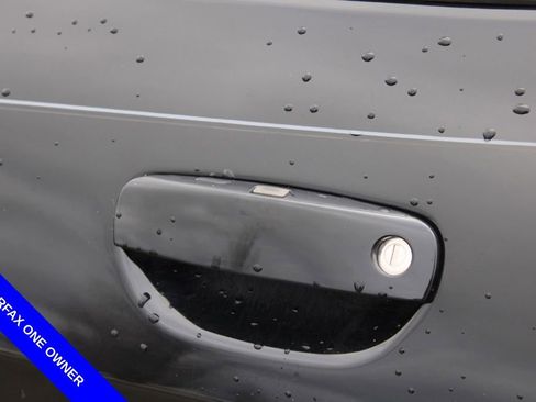 Used 2019 Dodge Challenger SXT image 12