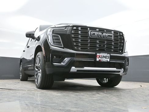 Used 2025 GMC Yukon XL Denali Ultimate w/ LPO, Floor Liner Package AWD/4WD image 35