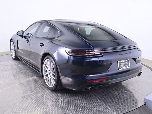 Certified 2020 Porsche Panamera GTS image 3