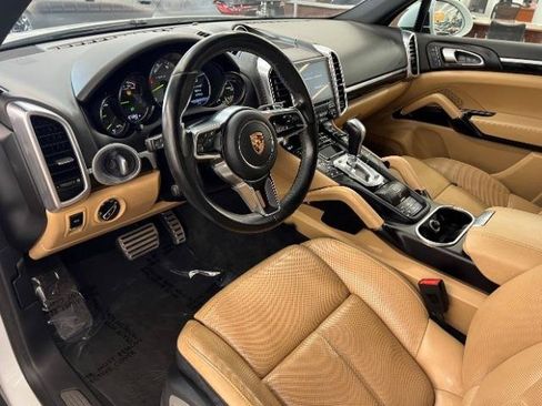 Used 2017 Porsche Cayenne S Platinum w/ Premium Package Plus (Pjy) AWD/4WD image 9