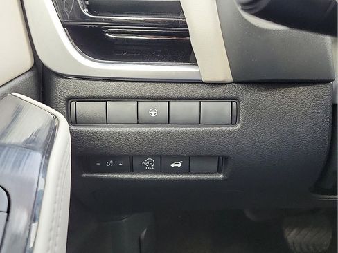 Used 2024 Nissan Rogue SL w/ SL Premium Package FWD image 14
