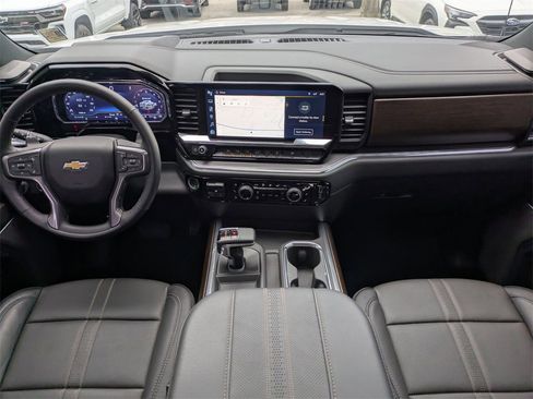 Used 2024 Chevrolet Silverado 1500 High Country w/ High Country Premium Package image 17