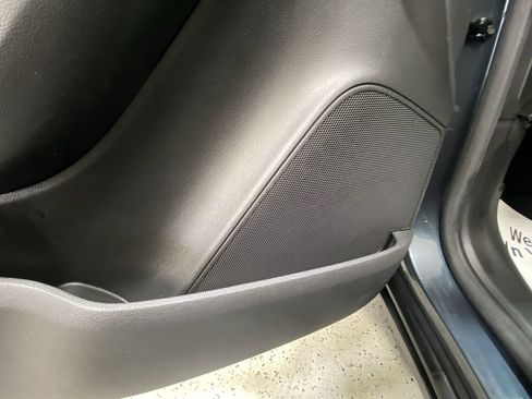 Certified 2022 Chevrolet Trax LT w/ Driver Confidence Package image 33