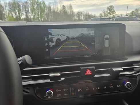 New 2026 Kia Sportage SX FWD image 12