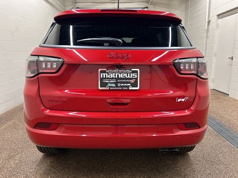 Used 2022 Jeep Compass Limited image 3