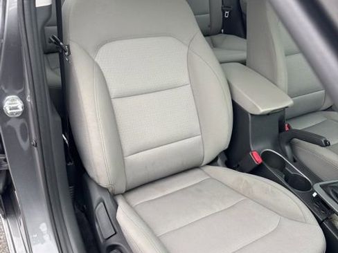 Used 2018 Hyundai Elantra SE image 7