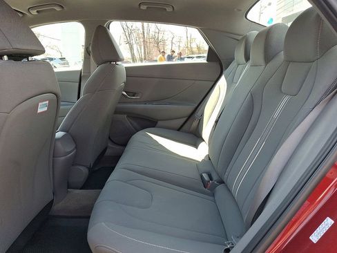 Used 2023 Hyundai Elantra SEL FWD image 11