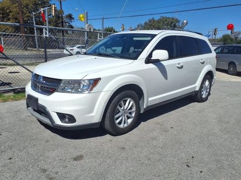 Used 2018 Dodge Journey SXT w/ Premium Group FWD image 3