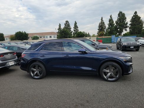 Used 2023 Genesis GV70 2.5T w/ Sport Prestige Package AWD/4WD image 5