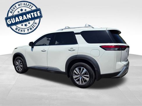 Used 2023 Nissan Pathfinder SL AWD/4WD image 5