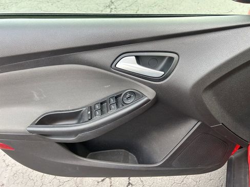 Used 2014 Ford Focus SE image 12