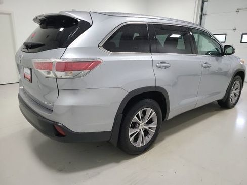 Used 2014 Toyota Highlander XLE AWD/4WD image 8
