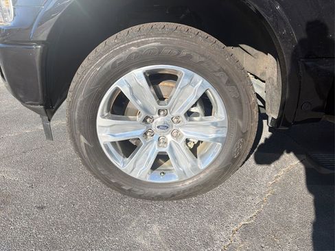 Used 2019 Ford F150 Platinum w/ Equipment Group 701A Luxury image 36