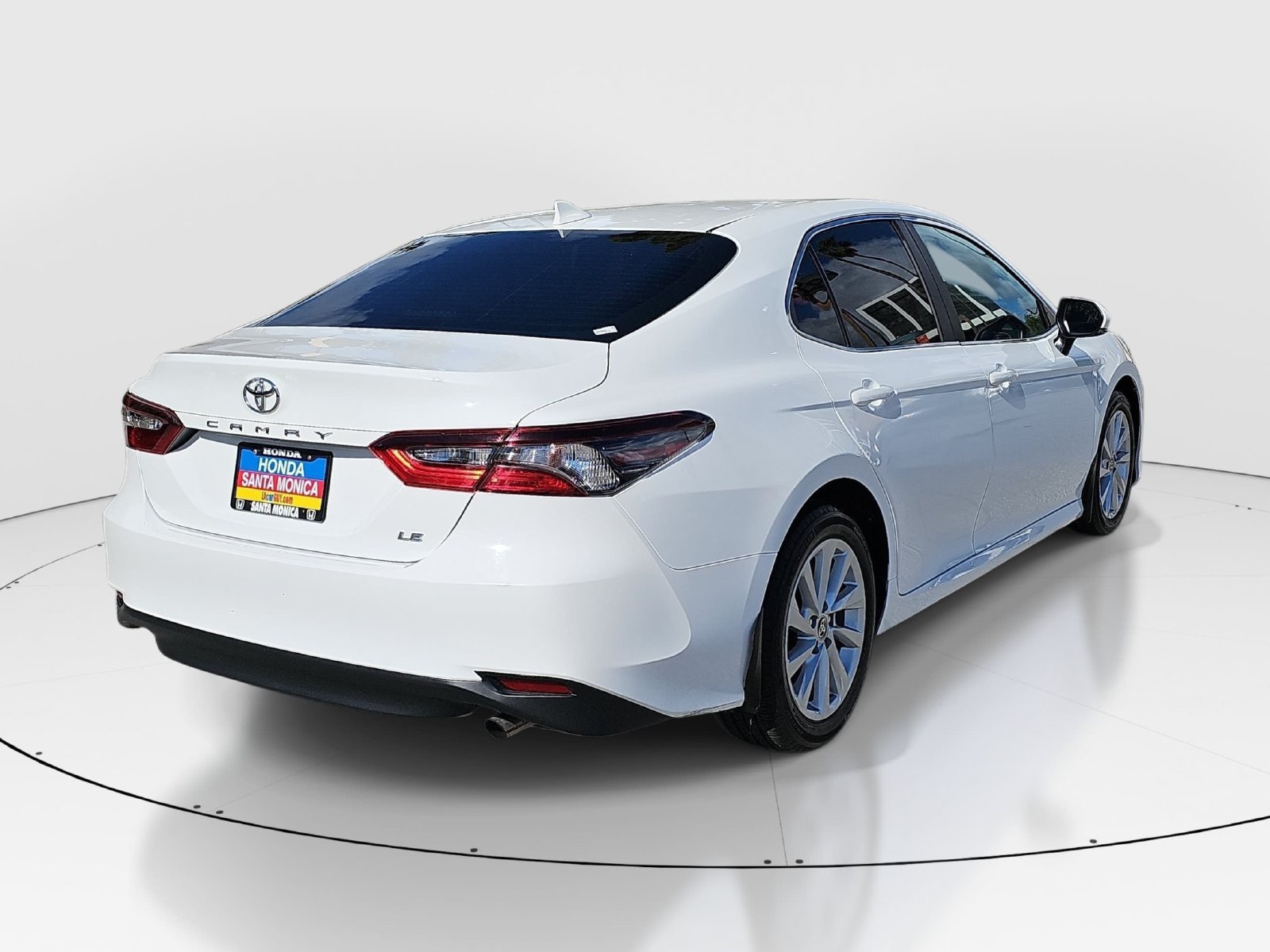 Used 2024 Toyota Camry LE FWD image 5