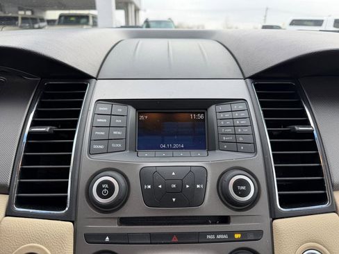 Used 2016 Ford Taurus SE image 13