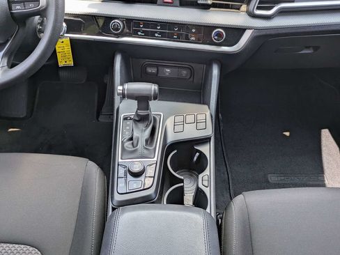 Used 2023 Kia Sportage LX FWD image 19