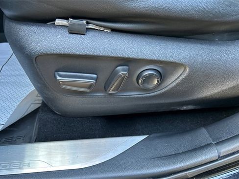 Used 2022 Toyota Highlander XLE image 17