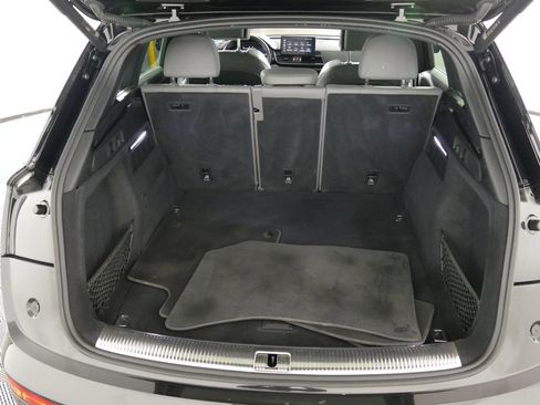 Used 2023 Audi SQ5 Premium Plus w/ Premium Plus Package image 3