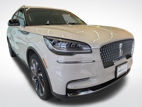 Used 2024 Lincoln Aviator Reserve w/ Equipment Group 201A RWD image 10