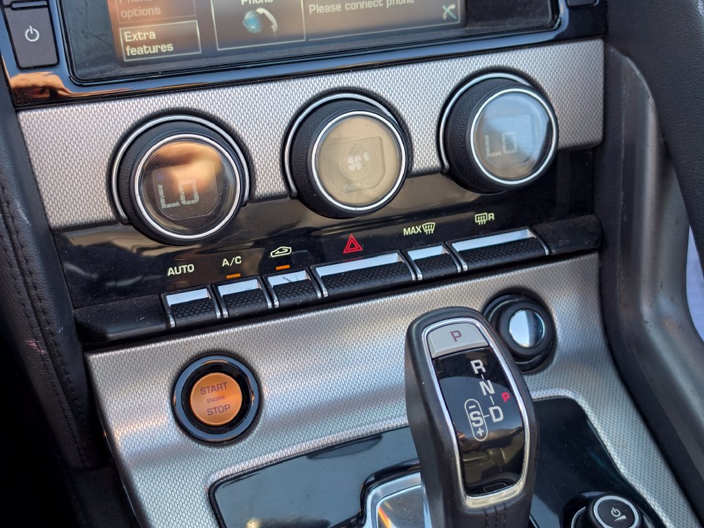 Used 2015 Jaguar F-TYPE Convertible RWD image 31