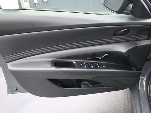 Certified 2025 Hyundai Elantra Sport image 10