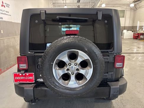 Used 2017 Jeep Wrangler Unlimited Sahara image 5