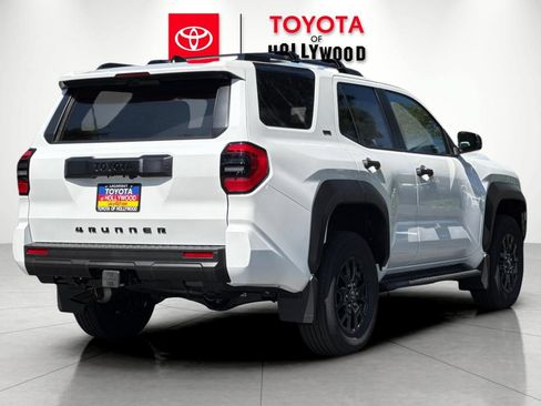 New 2026 Toyota 4Runner SR5 AWD/4WD image 4