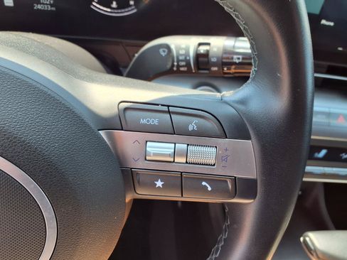 Used 2025 Hyundai Kona SEL FWD image 17
